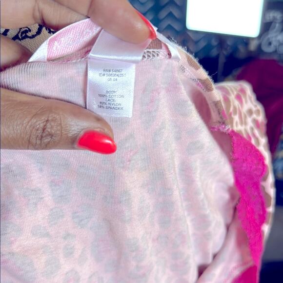 Victoria's Secret Pink Leopard Print Button Up Pajama Top size Medium - Picture 7 of 7